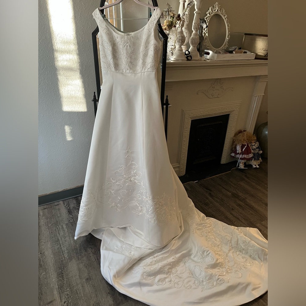 Ivory Embroidered A-Line Wedding Dress